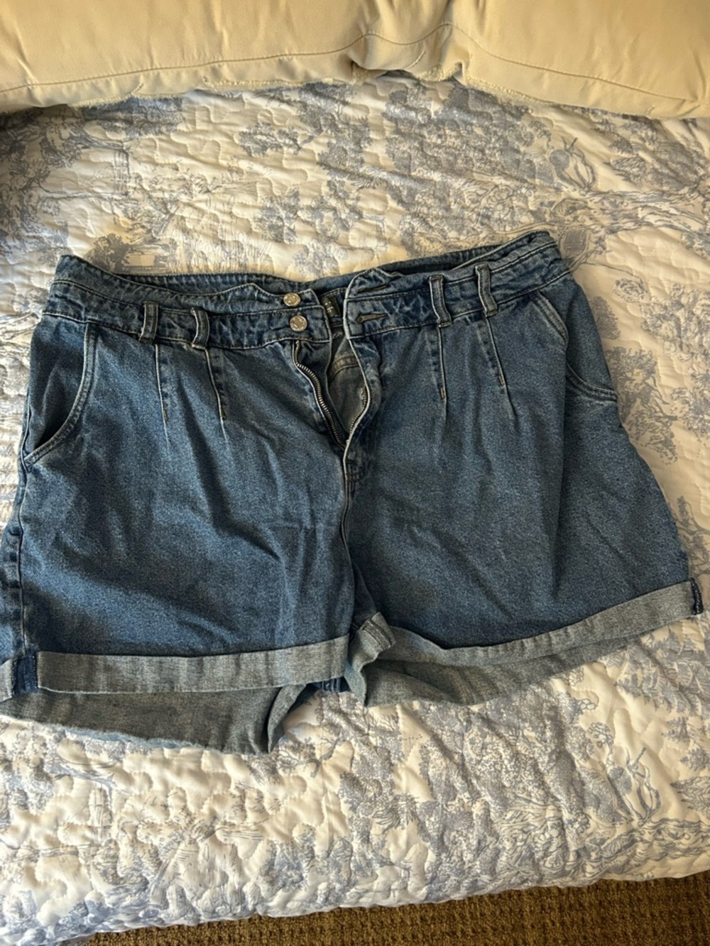 Primark Women's Relaxed Denim Jean Shorts in Blue Wash
